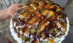 Tort cu fructe de sezon