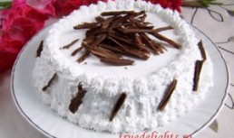 Tort cu pere caramelizate si frisca