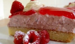 Tort cu zmeura si branza