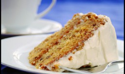 Tort De Banane Glazurat Cu Crema De Branza