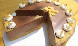 Tort de iaurt cu nuga si pere