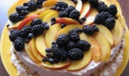 Tort Fantezie cu afine, mure si ananas