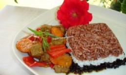 Vita cu sos thai red si orez arlechino