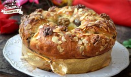 Cozonac cu nuca si migdale