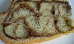 Cozonac floare, cu nuca si gem de prune