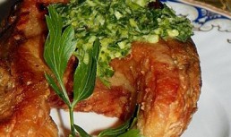 Crap prajit cu sos gremaolata