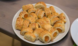 Crenvursti de soia ^in foietaj