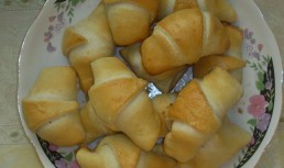 Croissante cu crenvursti
