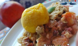 Crumble cu Fructe (Piersici si Visine)