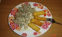 Cubulete de vacuta in sos alb de ciuperci