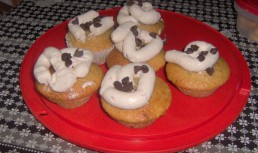 Cupcakes cu vanilie si surpriza pentru Valentine's Day
