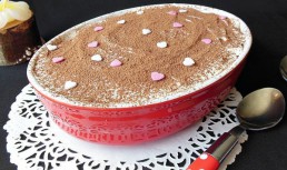 Desert cu mascarpone si ganache de ciocolata alba