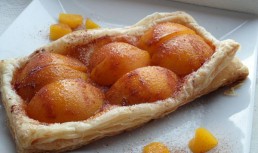 Desert cu piersici
