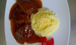 Escalop de vitel  cu piure de cartofi