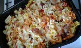 Farfalle colorate la cuptor