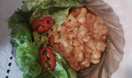 Fasole cu sos de ardei copti