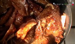 Ficat cu bacon, ceapa si salvie