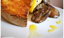 Ficat de pui in stil libanez cu crostini