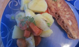 File de peste pane cu legume natur