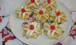 Flori din foietaj cu ananas