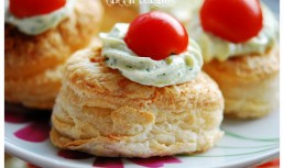 Foietaj cu rosii si branza