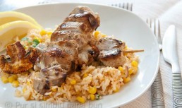 Frigarui de porc si ciuperci cu orez prajit