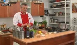 Frigarui de pui asiatice, cu sos de arahide