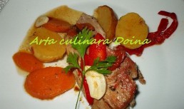 Friptura de curcan cu legume la tava