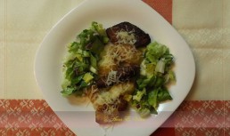Friptura si carnati de porc cu legume la cuptor