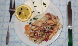 Fructe de mare cu usturoi