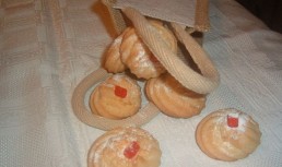 Fursecuri cu cirese glasate