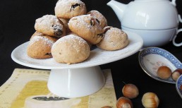 Fursecuri cu nuca si stafide