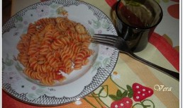 Fusilli cu rosii si busuioc