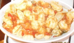 Gnocchi cu roșii și mozzarella la cuptor
