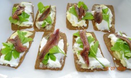 Gustare cu file de anchois ("a la Sorin")