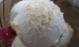 Înghețată de cocos și fistic