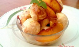 Inghetata de piersici cu piersici caramelizate