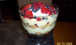 Lemon-Berry Triffle -   Desert cu fructe