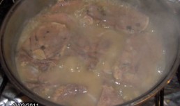 Limba de vaca in sos de ciuperci