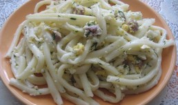 Macaroane cu brinza si marar