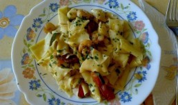 Maltagliate cu dovlecei si fructe de mare