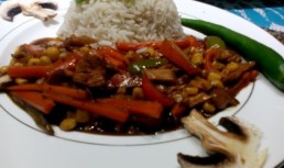 Mancare Chinezeasca Cu Piept De Pui Si Legume(Chinese Food)