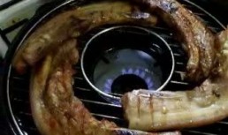 Mancare de fasole uscata cu costita la gratar