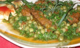 Mancare de mazare cu stroganoff de vitel