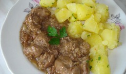 Mancarica de ficatei cu cartofi natur