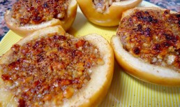 Mere umplute cu nuci