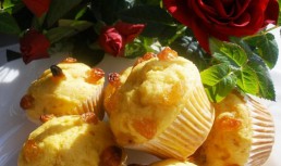 Mini cupcakes cu faina de malai si stafide