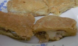 Mini surprize cu pui si cascaval