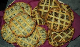 Mini tarte cu branza, pui si ciuperci