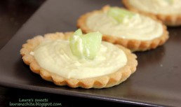 Mini tarte cu crema de pepene galben (melon curd )